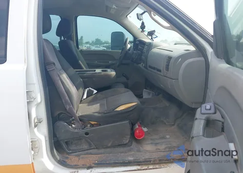 2014 Chevrolet Silverado 2500Hd Work Truck z USA, uszkodzony, nr VIN 1GC1CVC84EF176760